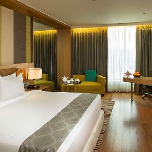 Class Room Bath tub Wi-fi 1 way airport transfer